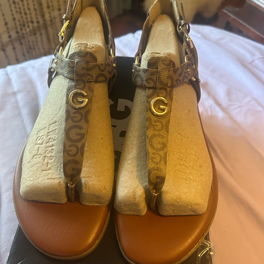 Stylish Brown Sandals with Gold Accents